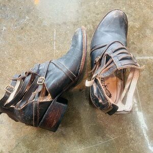 Freebird boots often sell higher than most brands. Size 7 M